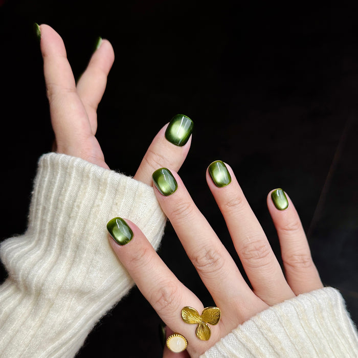Evergreen Aura — hand-painted press-on nails