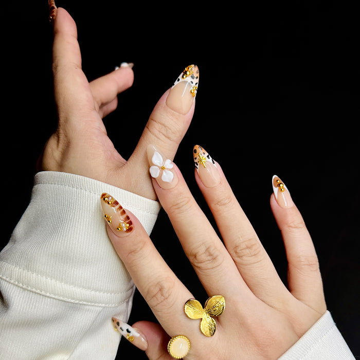 every day chic — hand-painted press-on nails
