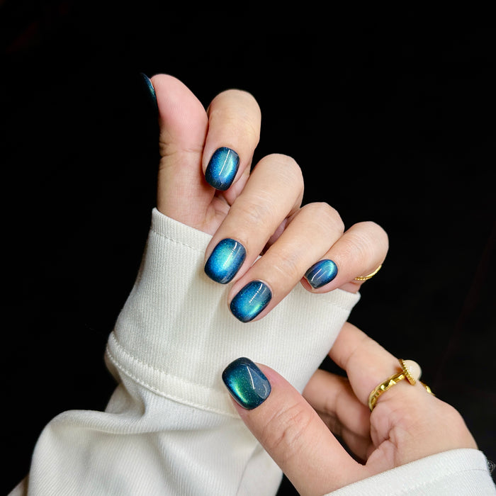 Green& Blue — hand-painted press-on nails