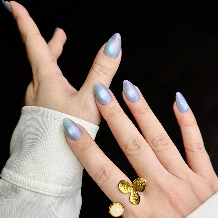 Breeze — hand-painted press-on nails