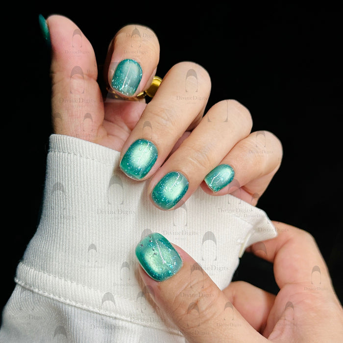 Limeade Pop — hand-painted press-on nails