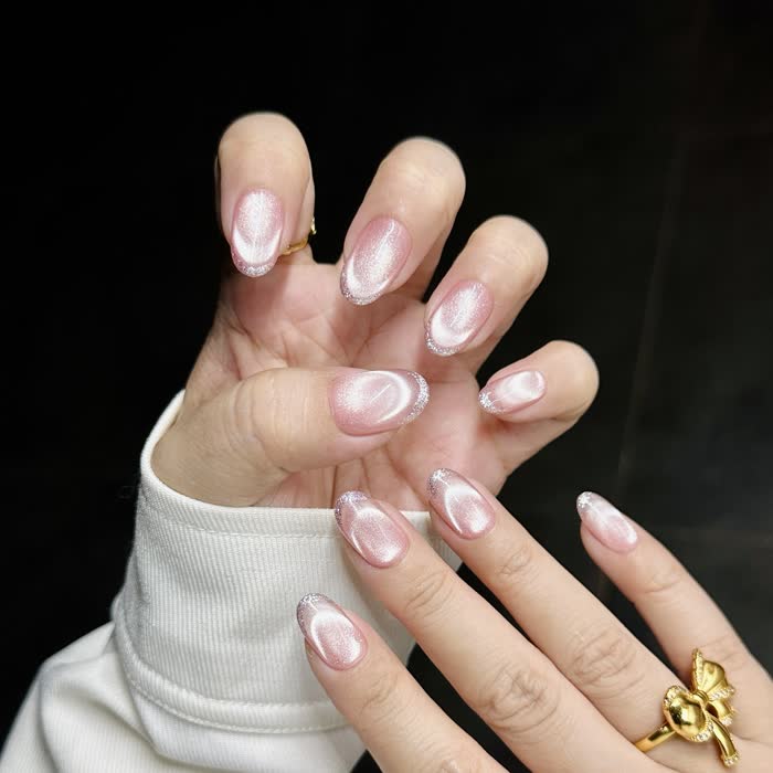Lumière French – Rose — hand-painted press-on nails